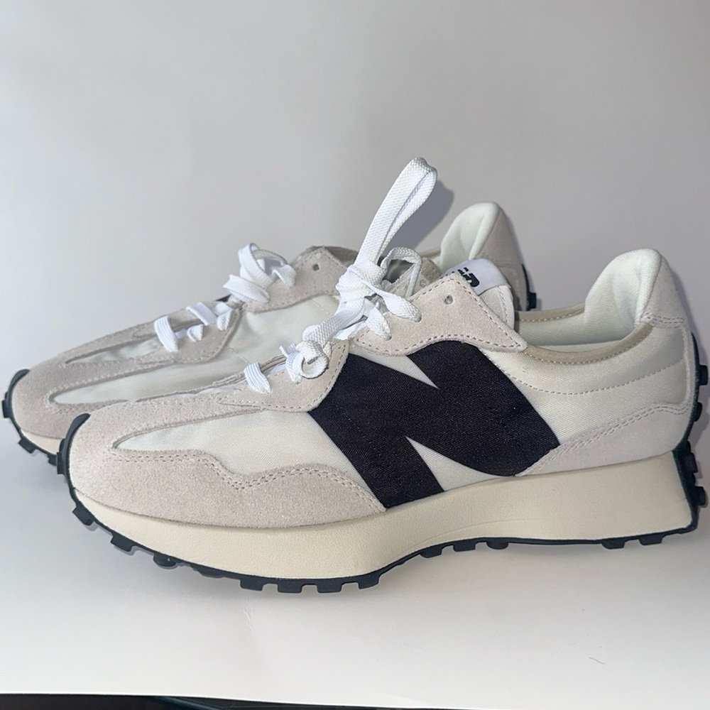 New Balance Mens 327 Trainers White Black 10